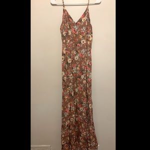 Lulu’s long flower print dress